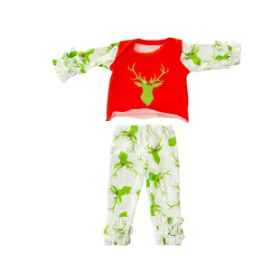 Weihnachten Puppenkleidung Set mit rotem Hirsch Top und gemusterten Hosen für 45cm Puppen.