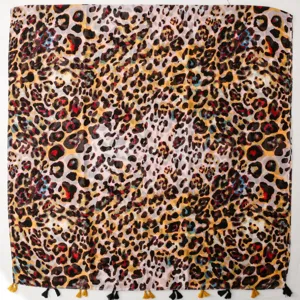 Foulard de mode à imprimé léopard coloré avec des franges pour femme plage
