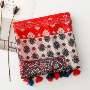 Böhmischer ethnischer rot-blauer Quastenschal, Paisley Blumen Urlaubs Schal für Frauen.