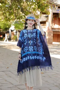 Παραδοσιακό ethnic πόντσο σάλι vintage μπλε λευκό πορσελάνης κάπα αντηλιακής προστασίας.