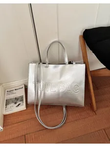 Chic bolso tote metálico plateado para mujer, gran bolso de hombro y mano para uso diario.
