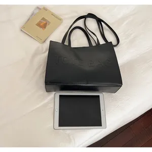 Bolso tote negro de gran capacidad, elegante bolso de hombro de piel PU para el día a día.