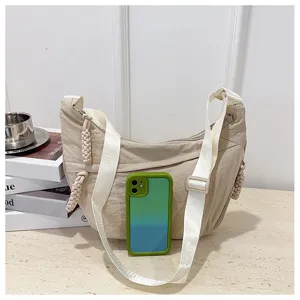 Borsa a tracolla in nylon da donna, elegante e pratica borsa casual per tutti i giorni.