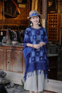 Εθνοτικό μπλε batik print πόντσο σάλι για γυναίκες ρετρό καρό κάπα με κομψά κρόσσια