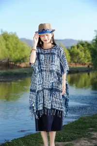 Εθνικό μπλε tie-dye πόντσο σάλι για γυναίκες, ρετρό κάπα για προστασία από τον ήλιο.