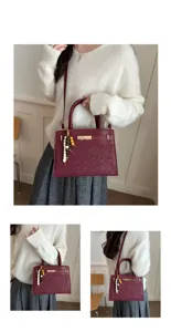 Elegante bolso de hombro burdeos con abalorio de cuentas, bolso retro chic para mujer.