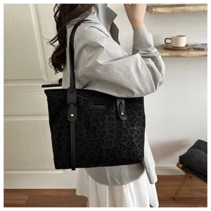 Stylish leopard print tote bag for women, retro casual shoulder bag, large commuter underarm bag.