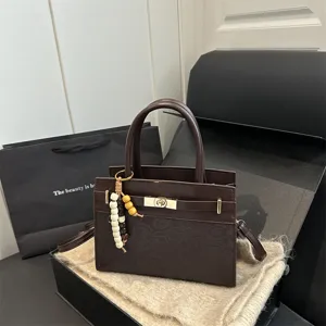 Bolso de mano marron retro clasico para mujer estilo de lujo elegante bolso bandolera para uso diario