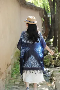 Ρετρό μπλε κάπα προστασίας από τον ήλιο tie-dye, κομψό σάλι με κρόσσια για γυναίκες.