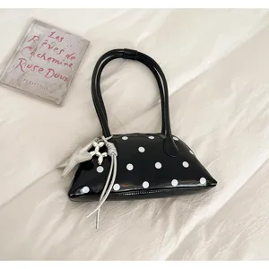Koreaanse zoete stijl zwart-witte polkadot bowlingtas met leuke ster- en ballonhangers.