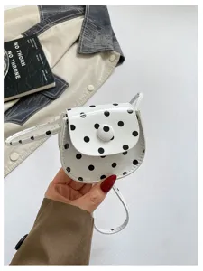 Süsses kinder polka dot mini satteltasche, stilvolle weisse umhängetasche für mädchen.