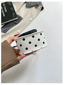 Niedliche Pünktchen Mini Satteltasche für Kinder, stilvolle Lackleder Umhängetasche.