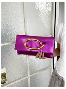 Prachtige stijlvolle metallic envelop clutch voor dames met C-gesp, modieuze avondtas.