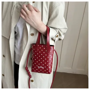 Elegante bolso de mano rojo con lunares pequeño bolso de hombro mujer tendencia verano