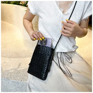Sac bandoulière mini en cuir souple tressé d'été, joli sac de téléphone mignon pour les femmes.
