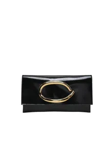 Zwarte lakleren envelop clutch tas voor dames met stijlvolle gouden C-vormige metalen sluiting.