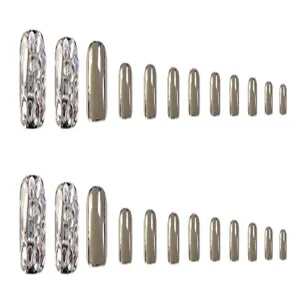 Neppe teennagels met sprankelende strass-steentjes en chroomafwerking, eenvoudig aan te brengen.