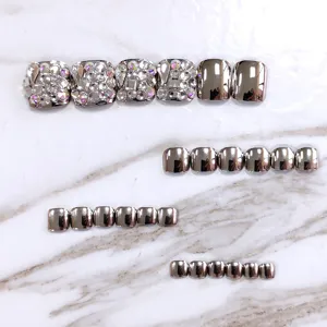 Glanzende chroom en strass kunstmatige teennagels set, afneembare nagelkunst tips.