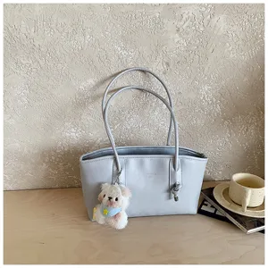 Minimalist grey tote shoulder bag for women, large capacity daily commuting pu leather handbag.