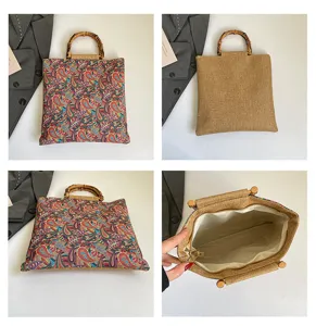 Vue détaillée du sac cabas fourre-tout pour femmes, avec poignées en bambou et fermeture éclair.