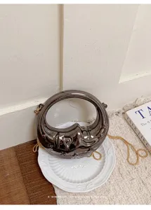 Metallische mondförmige Mini-Ketten-Umhängetasche, stilvolle Damenhandtasche für Alltag.