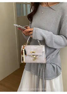 Sac à main rétro minimaliste pour femme avec pendentif en perles de bois et serrure