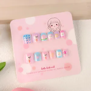 Niedliche künstliche Nägel für Kinder, 12 Stück Dopamin Cartoon Stil Nagelkunst Set.