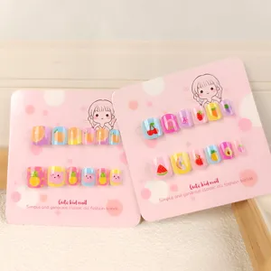 Süße Kinder Künstliche Nägel Aufkleber Set, buntes Obst Regenbogen Design, 12 Stück.
