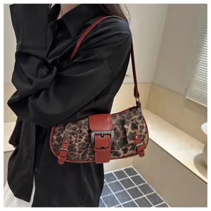 Bolso de hombro para mujer con estampado de leopardo y ribete de cuero PU rojo retro