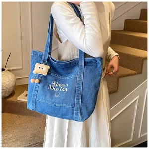 Vintage denim shopper voor vrouwen, grote casual schoudertas met schattige berenhanger.