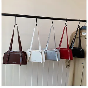 Modische minimalistische Achsel-Umhängetasche für Damen, vielseitige Ledertasche.
