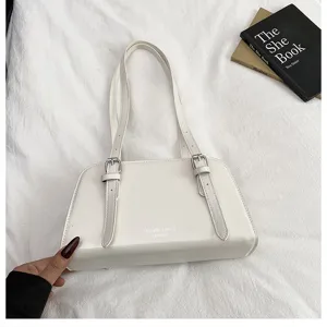 Schlichte weiße Umhängetasche mit Doppel Schnalle Design für Damen Alltag und Büro chic.