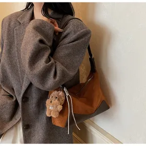 Ρετρό καφέ σουέτ τσάντα ώμου για γυναίκες, casual slouchy χιαστί τσάντα με λούτρινο.