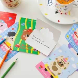 Set di biglietti d'auguri pieghevoli con animali cartone animato per compleanni.