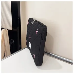 Funda acolchada negra para portátil con bordado de lazo rosa para tableta de 11 13 15 pulgadas