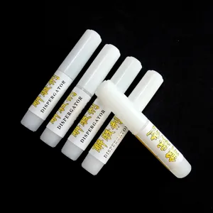 Nail glue remover pen set for easy false nail removal, gentle and effective manicure tool.