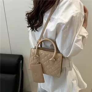 Women quilted handbag retro crossbody bag chic small square bag casual elegant shoulder bag