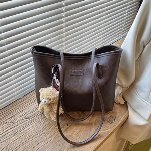 Retro Oil Wax Leather Tote Bag For Women Large Capacity Casual Commuting Shoulder Bag PU Underarm Bag With Bear Pendant