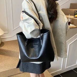 Women black oil wax leather tote bag, large capacity single shoulder commuter handbag