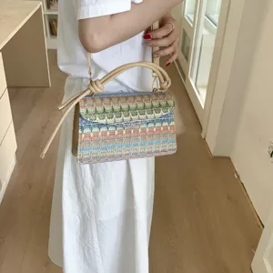 Borsa a mano intrecciata bicolore minimalista coreana, elegante borsa a tracolla estiva.