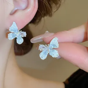 Farbverlauf blaue Kristall Schmetterling Ohrringe Silber Nadel Mode Schmuck für Damen elegant