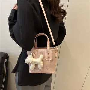 Bolso de mano pequeño de nicho francés elegante para mujer 2025 verano nuevo bolso bombonera