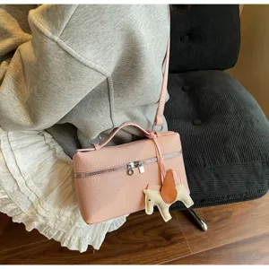 Bolso de hombro tipo caja rosa con lindo dije de pegaso, bolso casual elegante para mujeres.