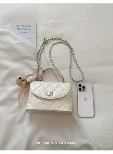 Stylish quilted women's handbag with chain strap, trendy elegant crossbody bag for daily use.