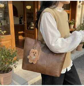 Borsa shopper rétro in pelle PU con ciondolo orsetto, borsa a spalla casual da donna