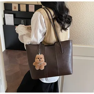 Borsa tote retro in pelle PU da donna, grande borsa a spalla per lavoro con ciondolo orsetto.