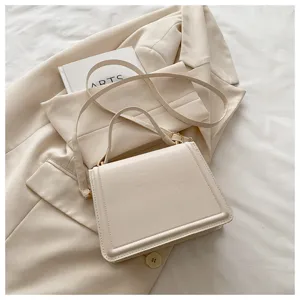 Sac à bandoulière carré minimaliste chic, élégant sac à main décontracté pour femmes.