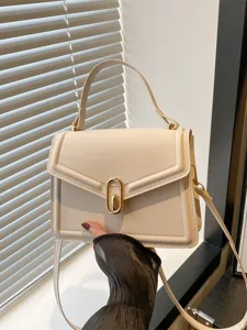 Sac à bandoulière carré chic pour femme, élégant petit sac beige nouveauté de printemps.