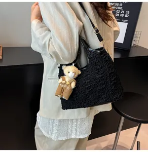 Sac a main femme minimalist chic avec pendentif ours cabas decontracte pour tous les jours