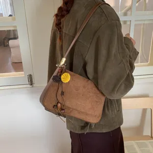 Modische Herbst Winter braune Wildleder Umhängetasche für Damen elegante Handtasche